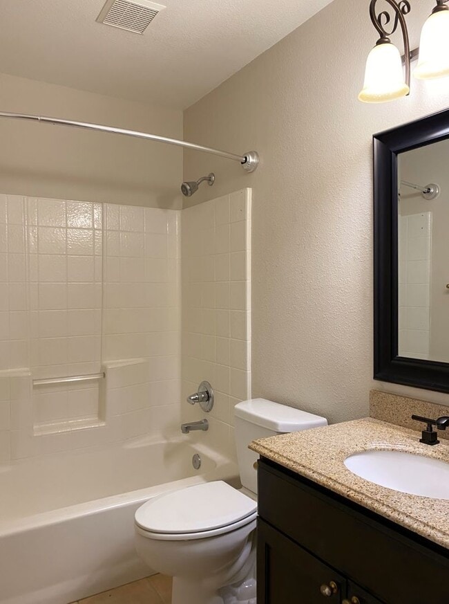 Building Photo - Rare Columbia Riverfront Townhome