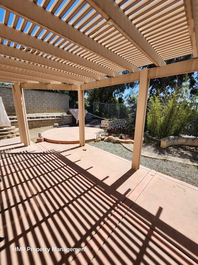 Building Photo - Beautiful two-story in Hunter's Ridge