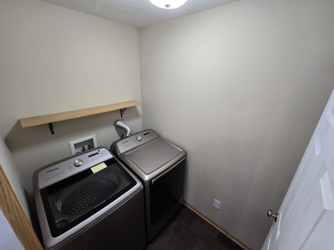 Building Photo - 3612 McLaughlin Dr