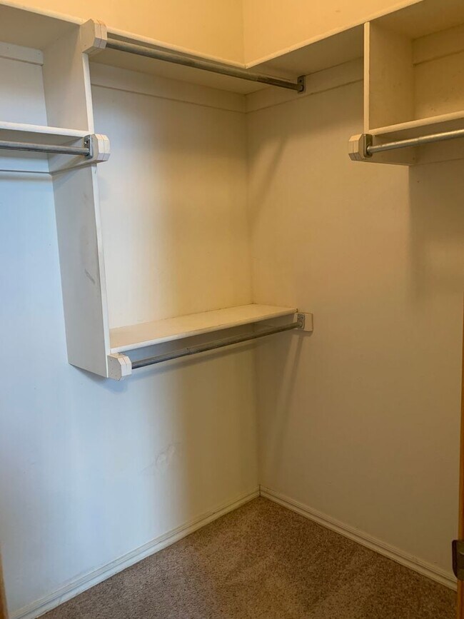 Building Photo - Great Home Fantastic Price!