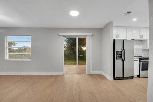 Building Photo - 2328 Dae Ct