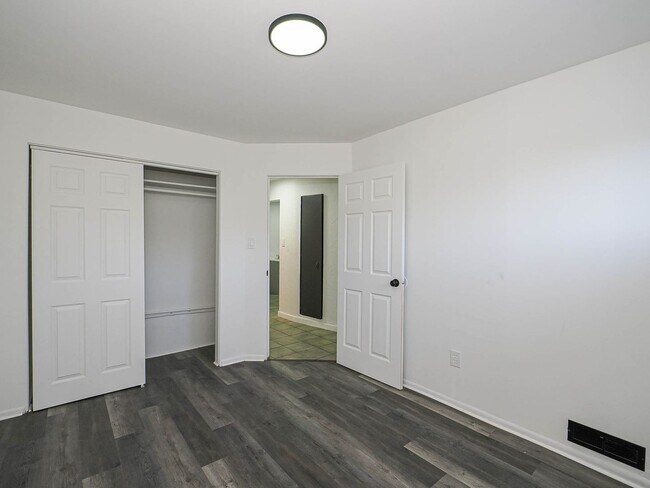 Building Photo - 3725 S 200 E