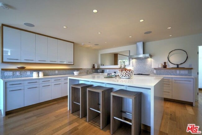 Building Photo - 2439 Carman Crest Dr