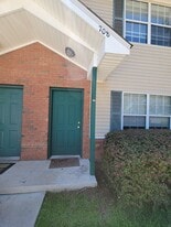 Building Photo - 2403 Hartsfield Rd