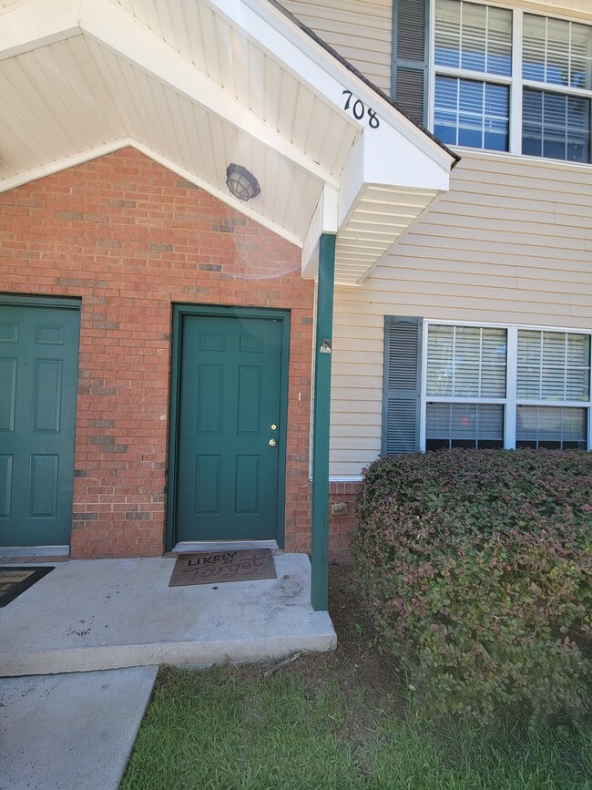 Building Photo - 2403 Hartsfield Rd