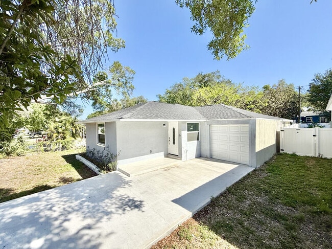 Building Photo - 2712 60th Ave N