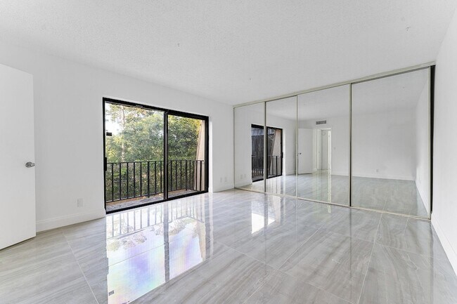 Building Photo - 1624 Forest Lakes Cir