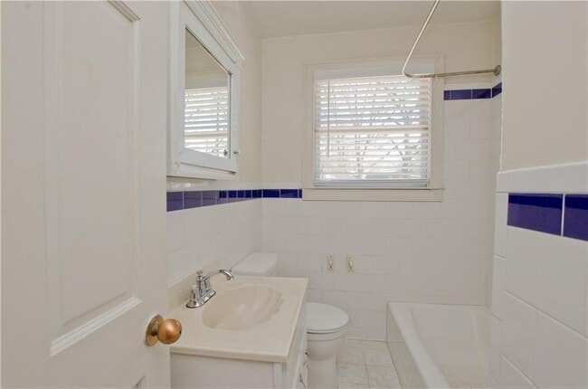 Building Photo - 1398 Woodmont Ln NW