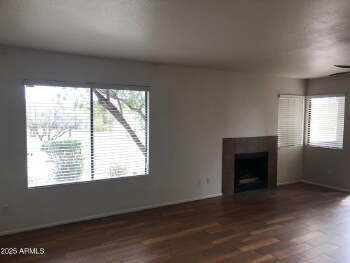 Building Photo - Beautiful Scottsdale  2 Bedroom 2 Bath Con...