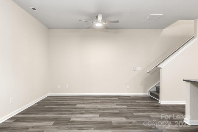 Building Photo - 990 Shearer Rd