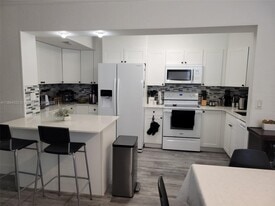 Building Photo - 20350 W Country Club Dr