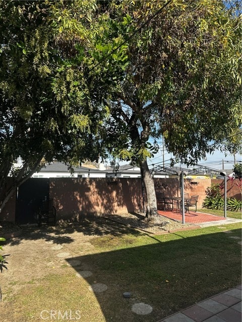 Building Photo - 1047 E Spicer St