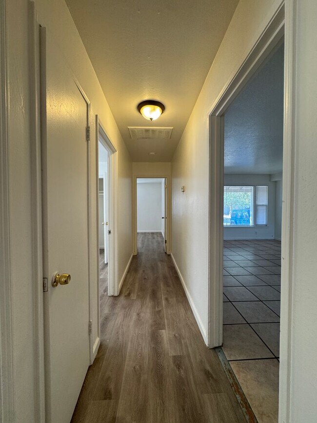 Building Photo - 4551 39th Ave