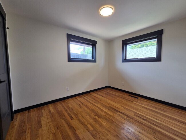Building Photo - 3717 N Perry St