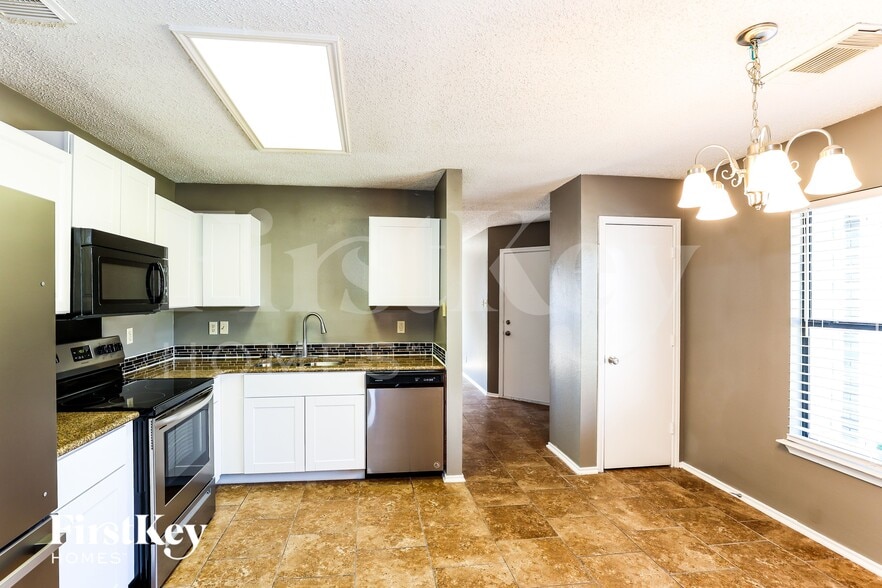 Building Photo - 6907 Saharastone Dr