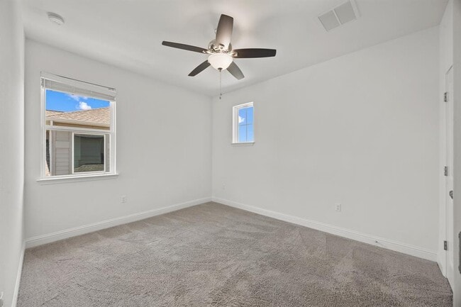 Building Photo - 5305 Mandevilla Dr
