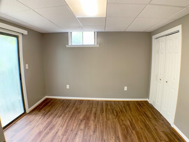Building Photo - 15723 Edgewood Dr