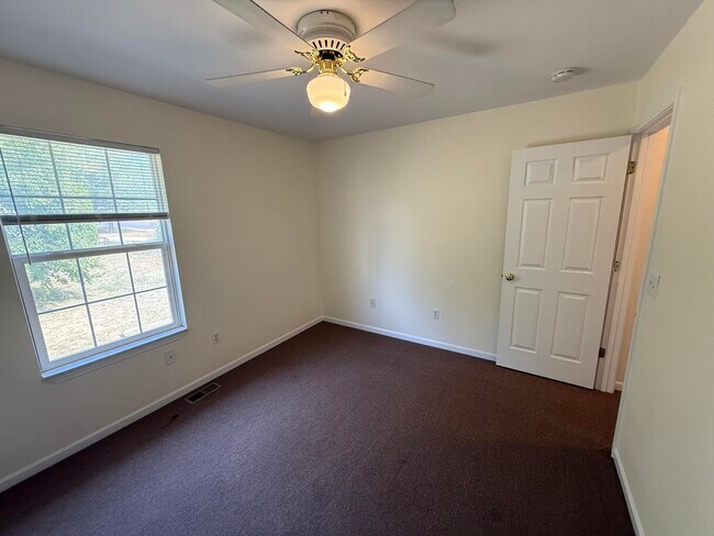 Building Photo - 1326 N Frideriki Dr