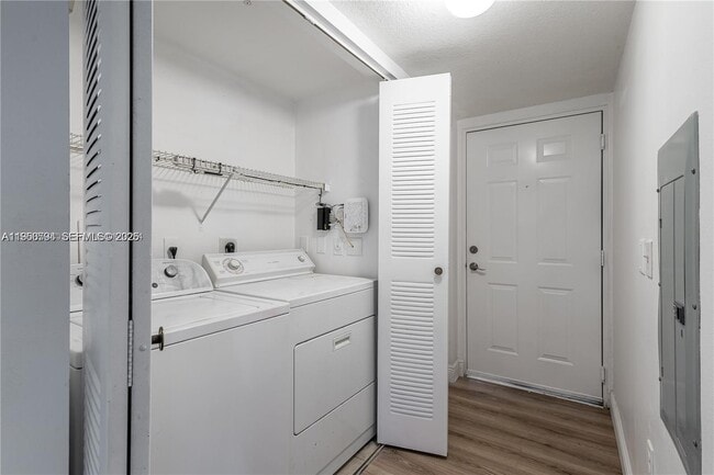 Building Photo - 4280 San Marino Blvd