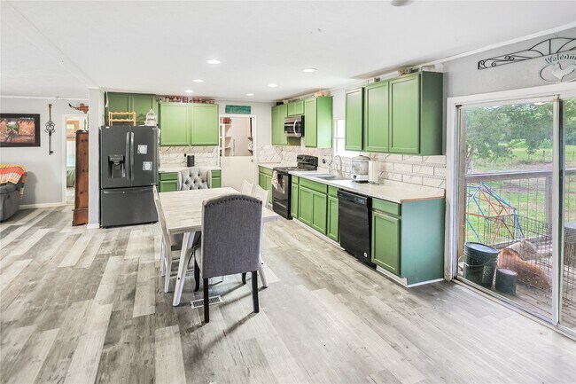 Building Photo - 11105-32nd 1/2 32nd 1/2 St