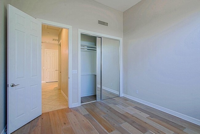 Building Photo - 9311 E Cavalry Dr