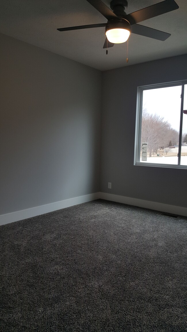 Building Photo - 5128 Betty Lou Blvd