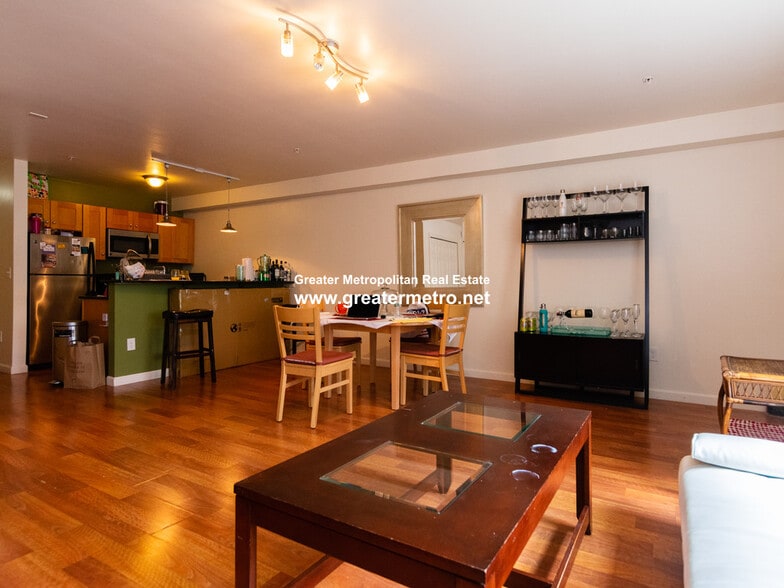 Building Photo - 41 Chelsea St