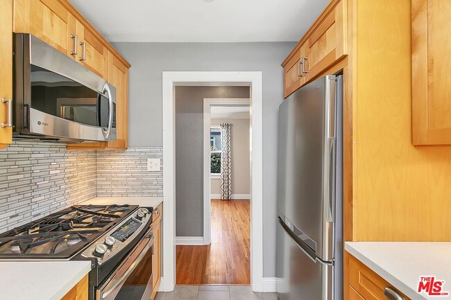 Building Photo - 2630 S Bedford St