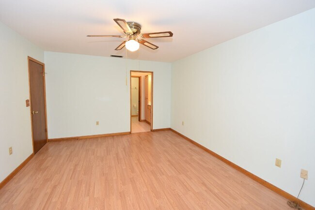 Building Photo - Lovely, 2 bedroom townhome in the Villages...