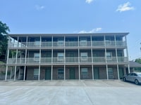 Building Photo - 1604 Spring Valley Dr