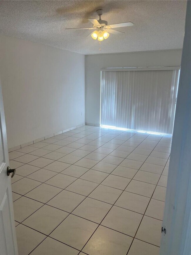 Building Photo - 13412 NW 5th Pl