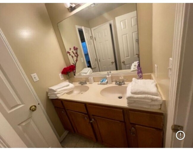 Building Photo - 3 Bedroom Single Family Home in Herndon