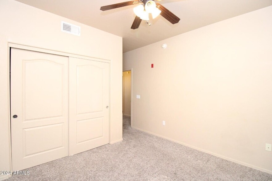 Guest bedroom 1- 3rd floor - 3250 W Greenway Rd