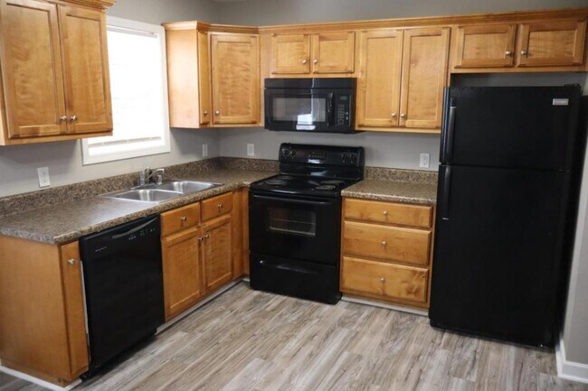 Building Photo - 125 Bon Aire Ave