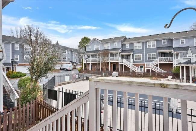 Building Photo - 324 Carlyle Park Dr