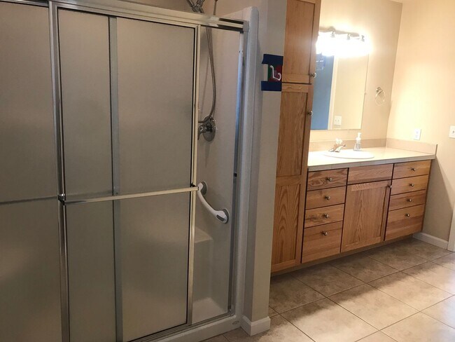 Building Photo - Lawn Care Provided - Spacious 3-Bedroom, 2-Bath Single-Level Home