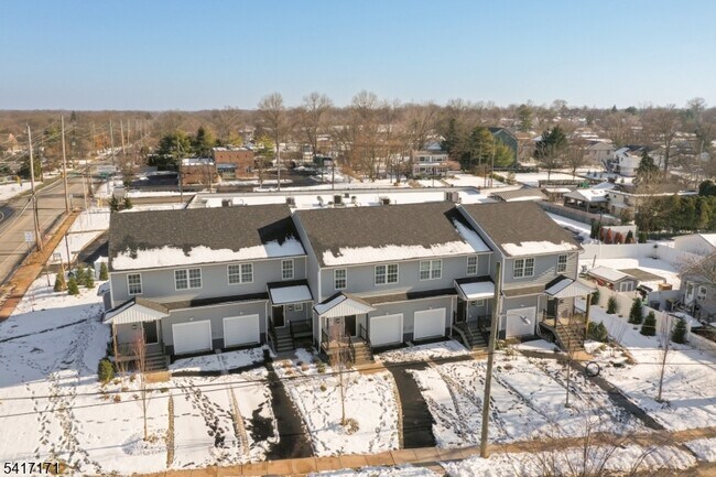 Building Photo - 158 N Auten Ave