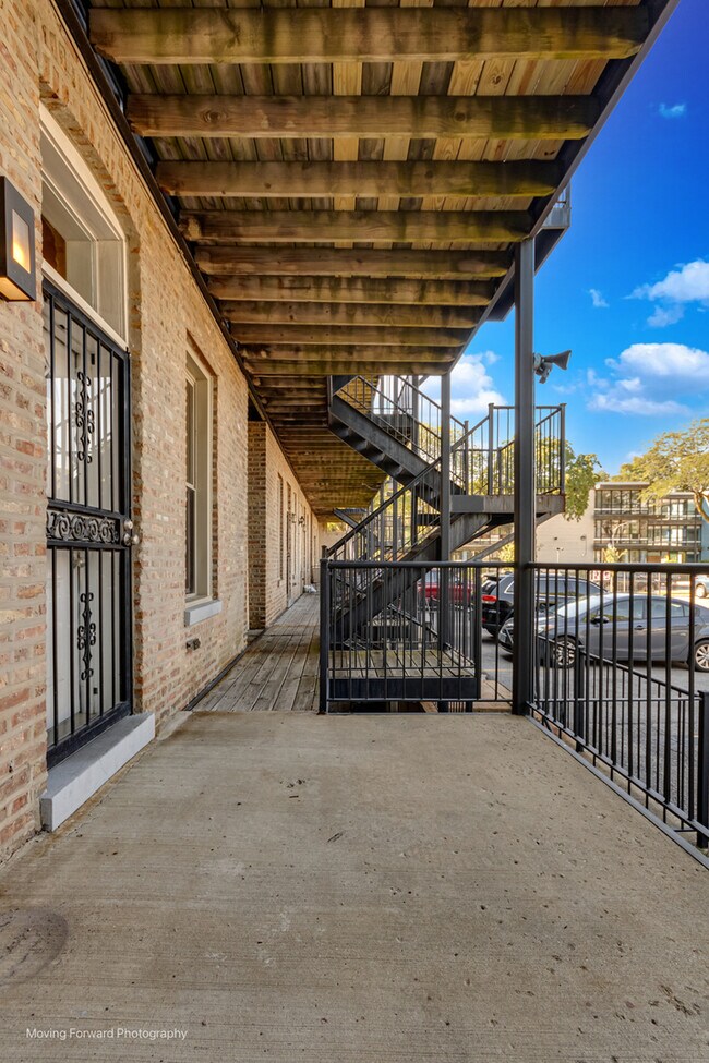 Building Photo - 4852 S Prairie Ave