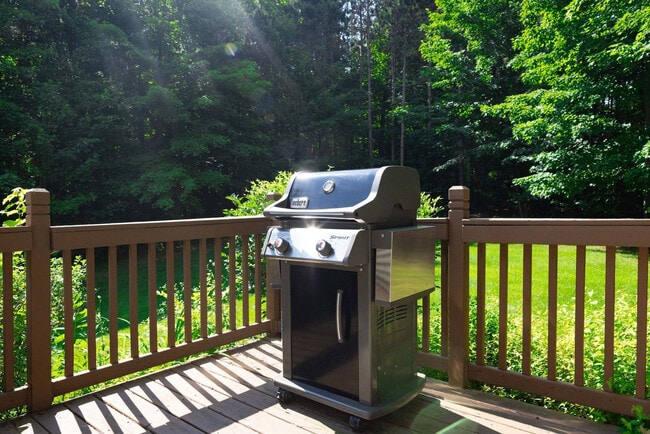 Building Photo - 8212 Bennett Rd