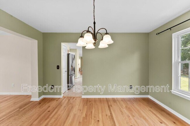 Building Photo - 9140 Worthington Dr