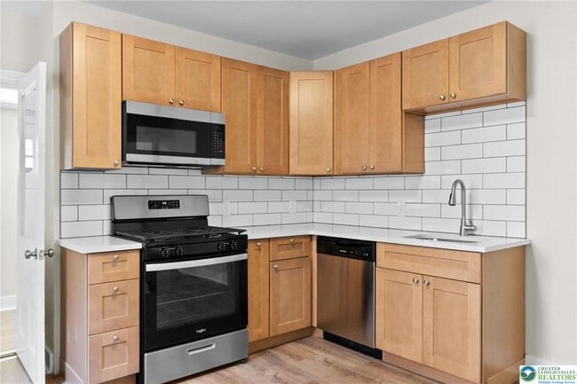 Building Photo - 821 Jackson St