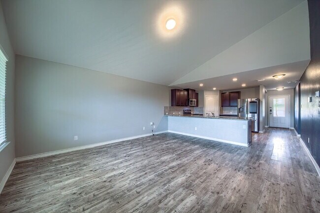 Building Photo - THIS STUNNING RENTAL HAS IT ALL!