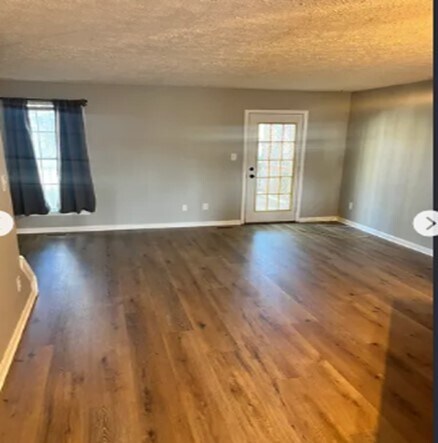 Building Photo - 539 Park Manor Cir