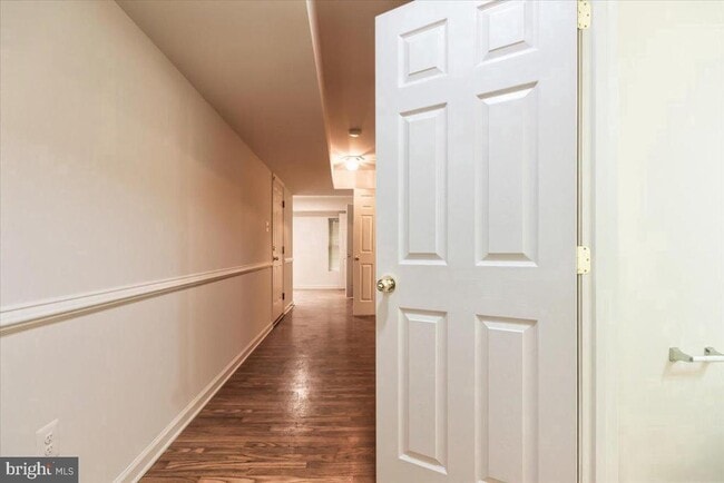 Building Photo - 17 Karendale Ct