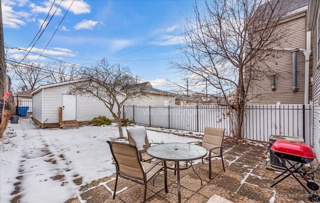 Building Photo - 1932 N Karlov Ave