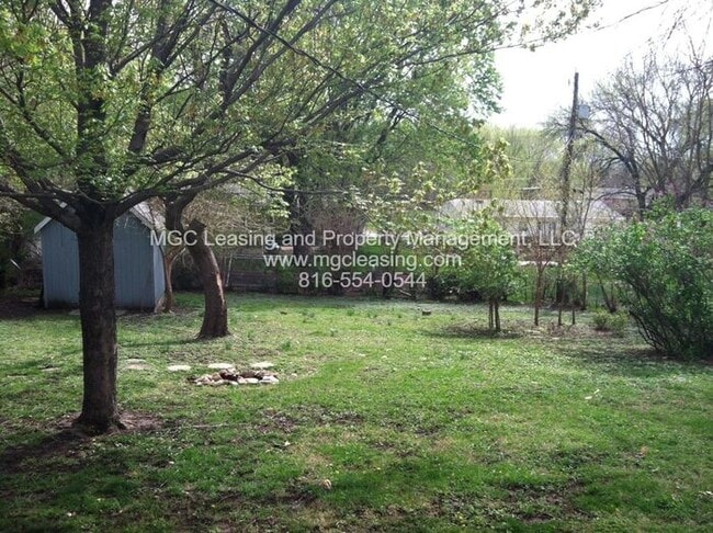 Building Photo - Charming Single-Family Home in Lee’s Summit - Love Your Lease Special