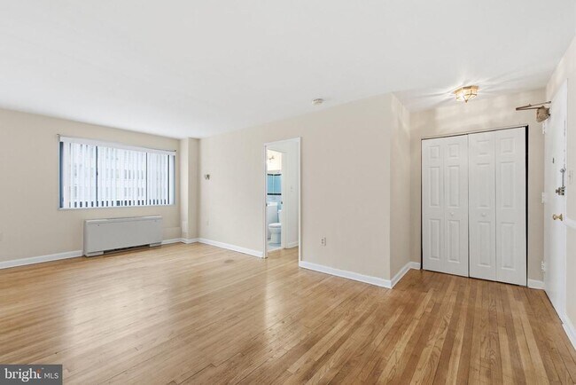 Building Photo - 1200 S Arlington Ridge Rd