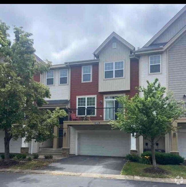 Building Photo - 11771 Emery Village Dr N