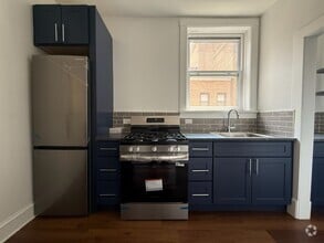 Building Photo - ?? Bright & Spacious 1BR in Hyde Park – He...