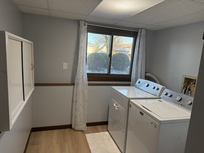 Building Photo - 13831 S Mallard Dr